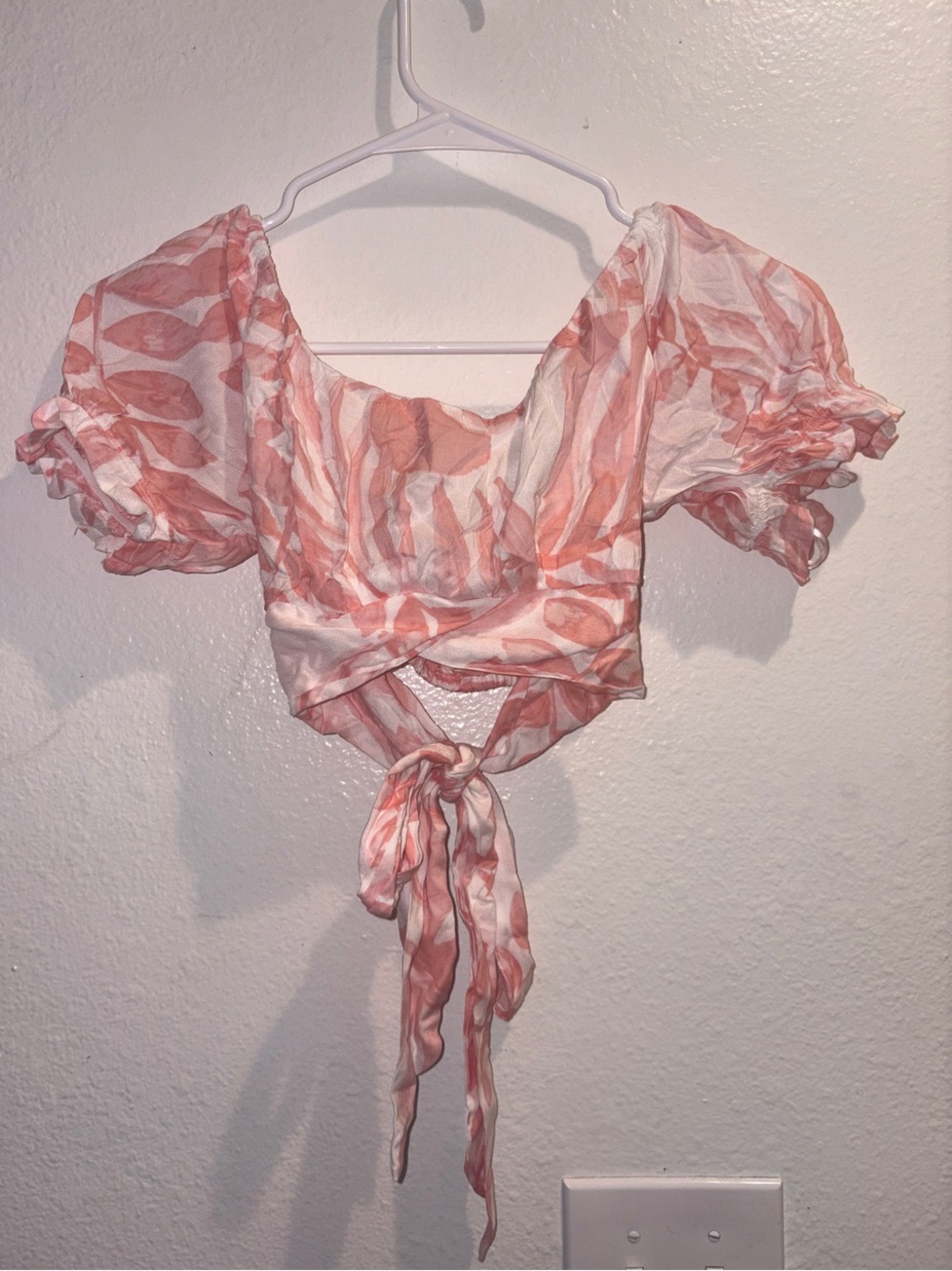 Tie-Front Puff Sleeve Crop Top - Pink Leaf Print